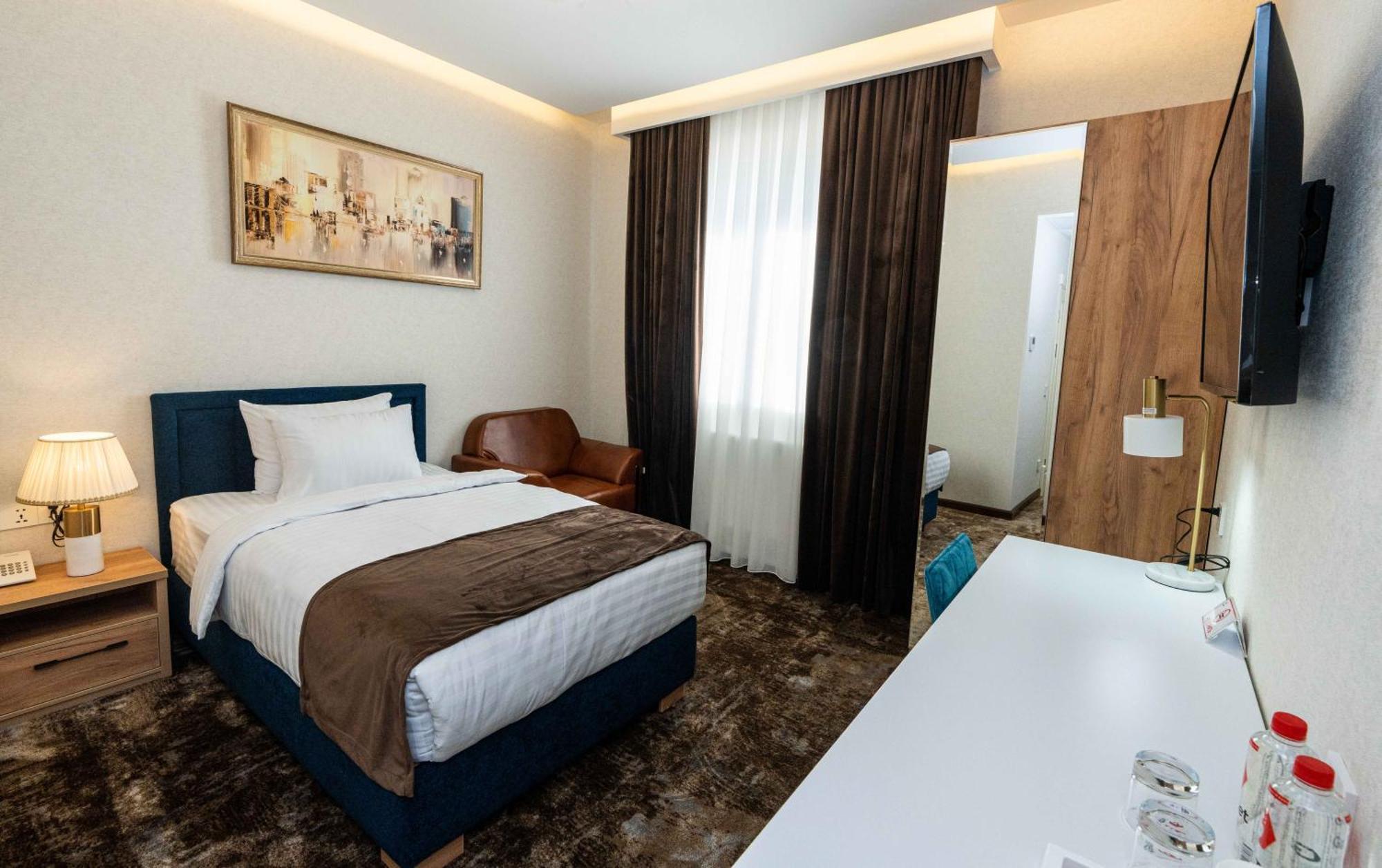 טשקנט Garnet Mir Hotel מראה חיצוני תמונה