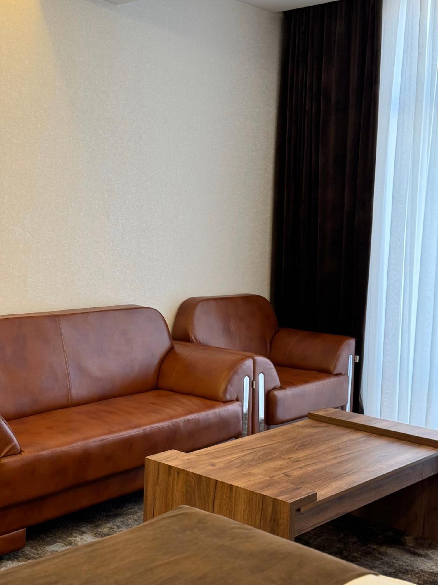 טשקנט Garnet Mir Hotel מראה חיצוני תמונה